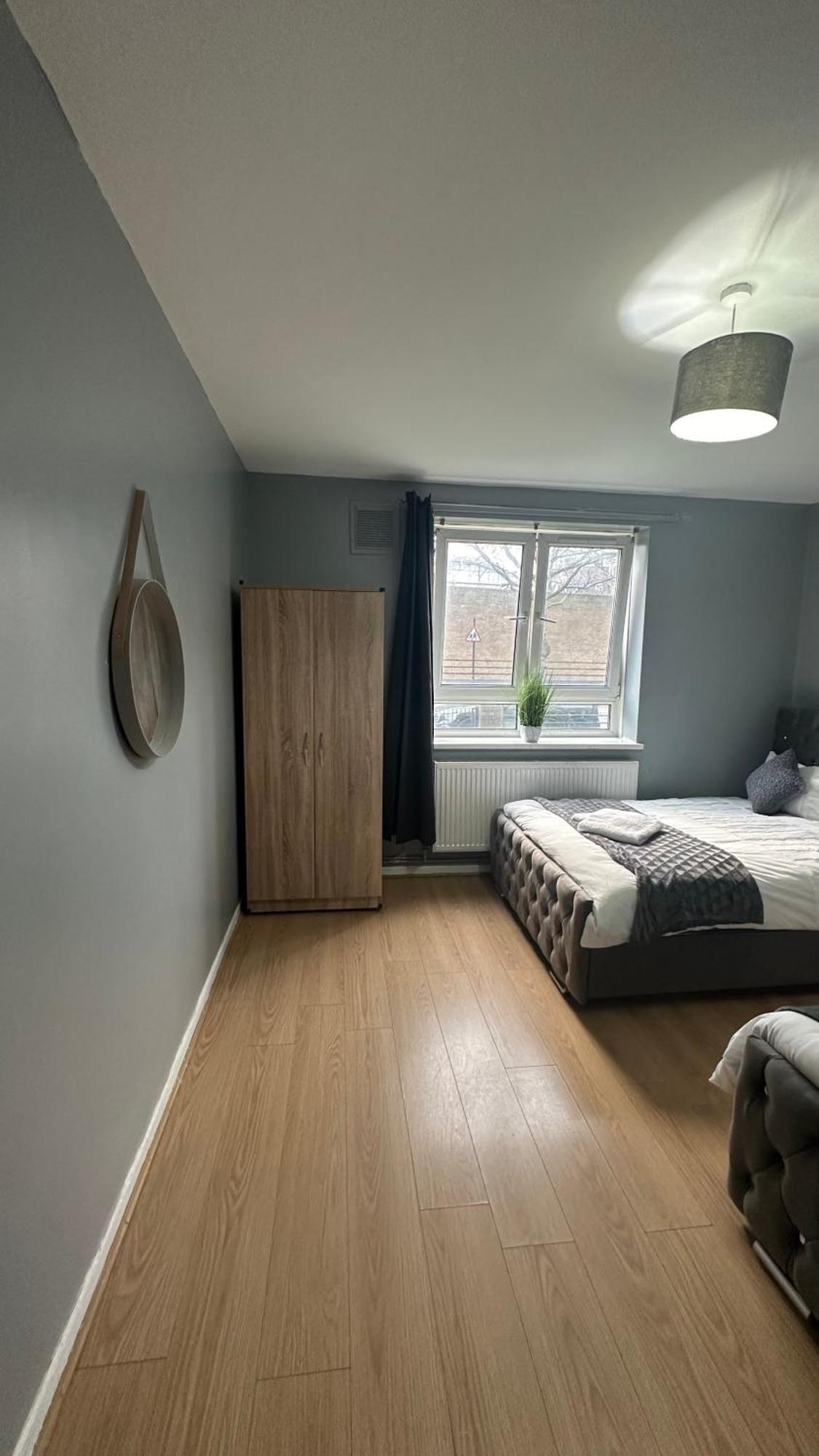 1 Bedroom Flat In Whitechapel, Londra Esterno foto