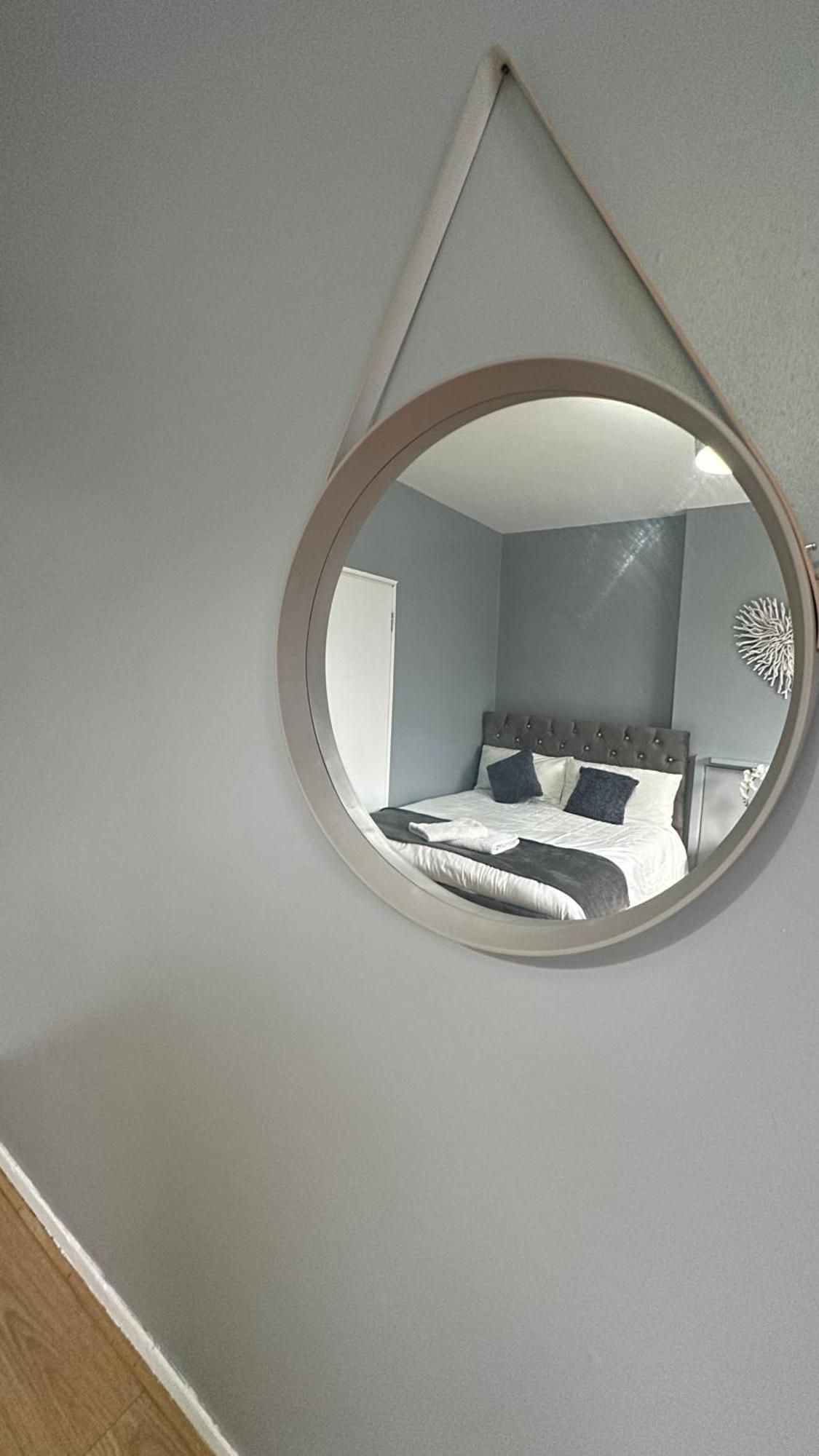1 Bedroom Flat In Whitechapel, Londra Esterno foto