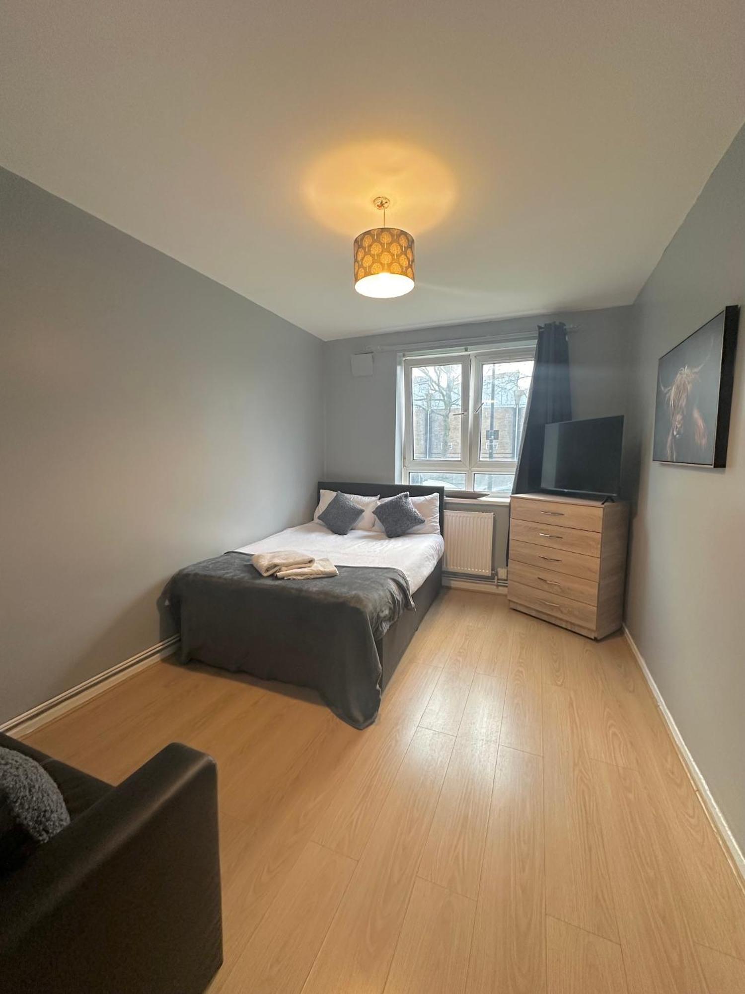1 Bedroom Flat In Whitechapel, Londra Esterno foto