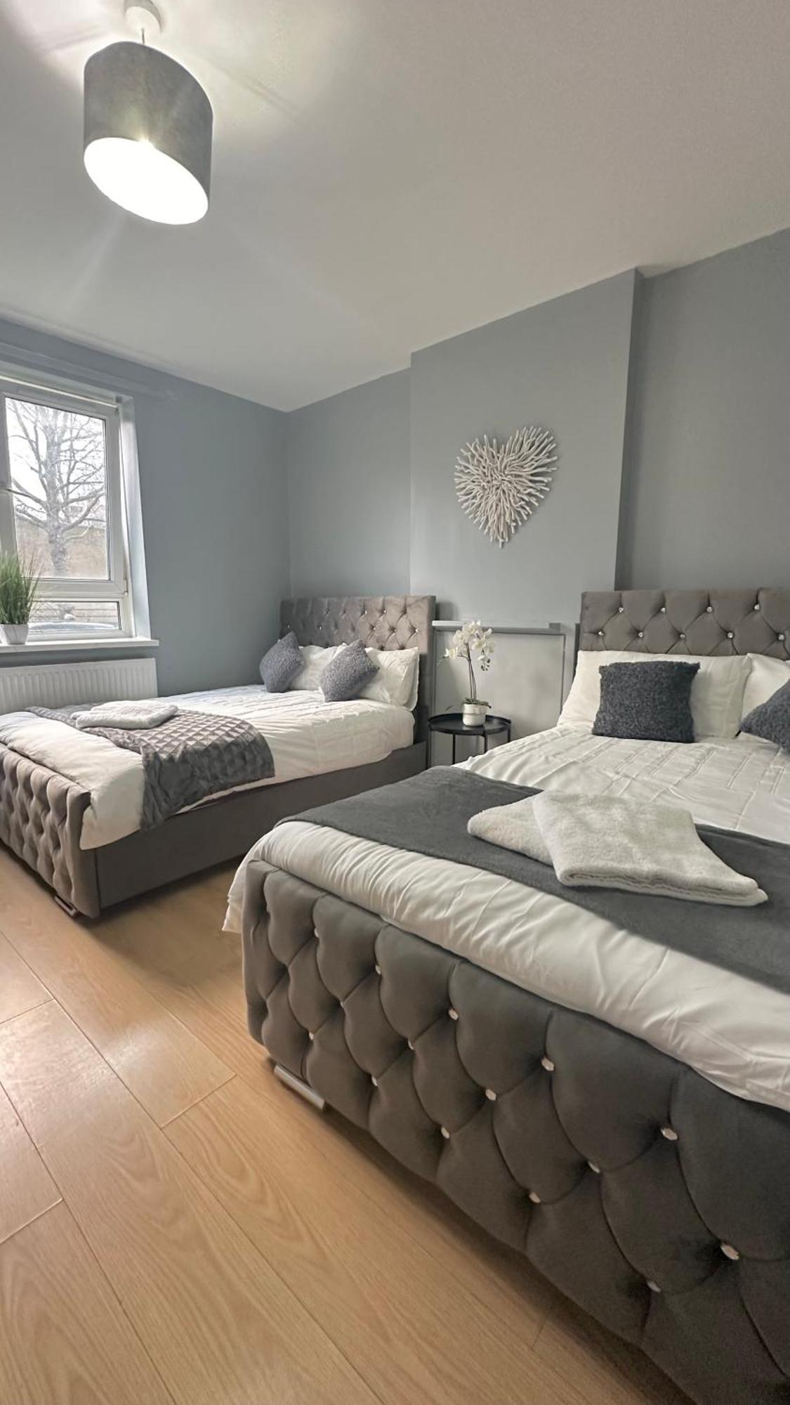 1 Bedroom Flat In Whitechapel, Londra Esterno foto