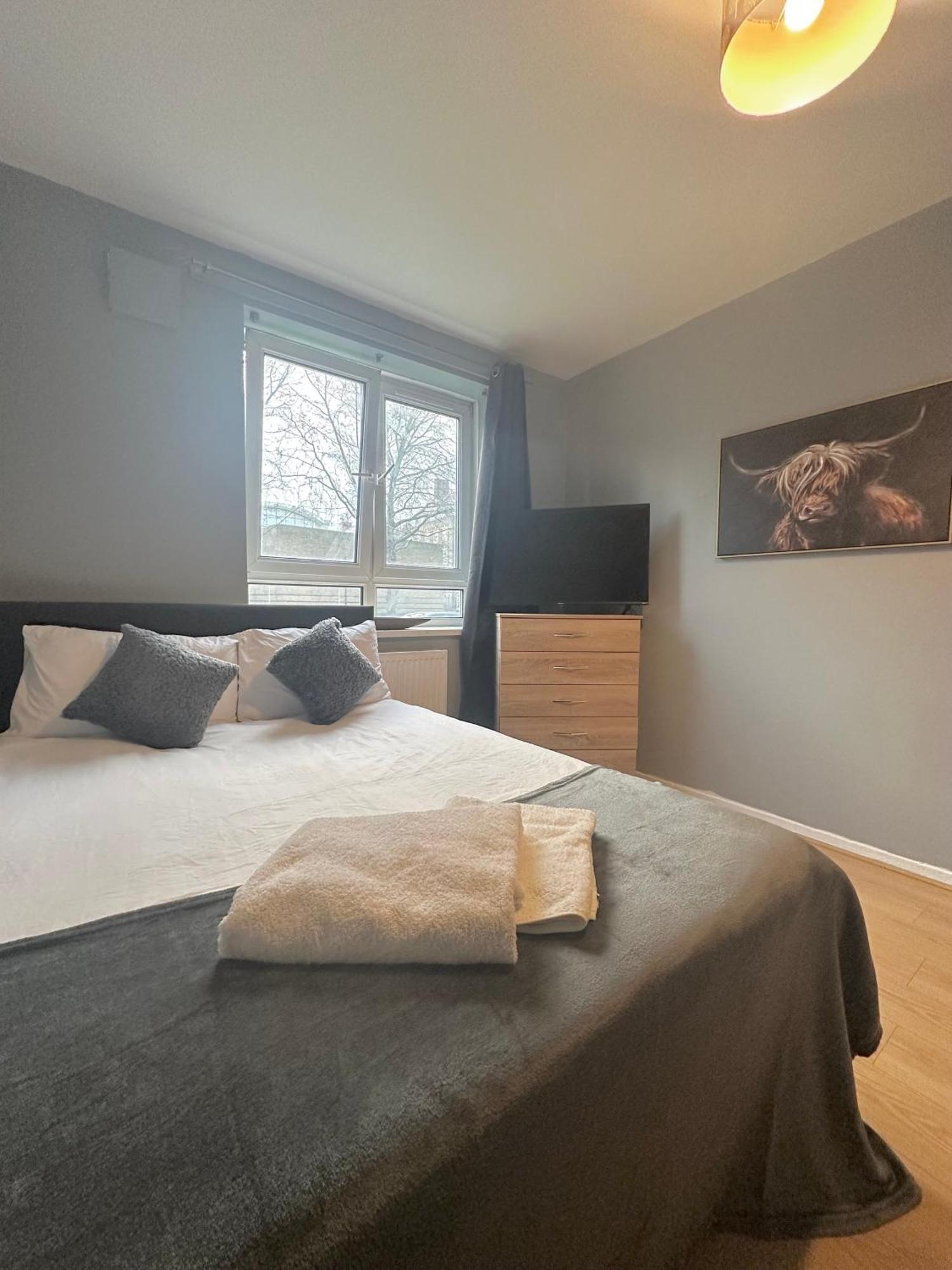 1 Bedroom Flat In Whitechapel, Londra Esterno foto
